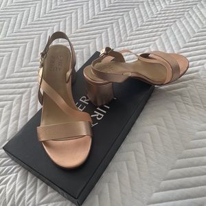 Naturalizer Adrianna Rosegold/Clear 7 1/2 Wide